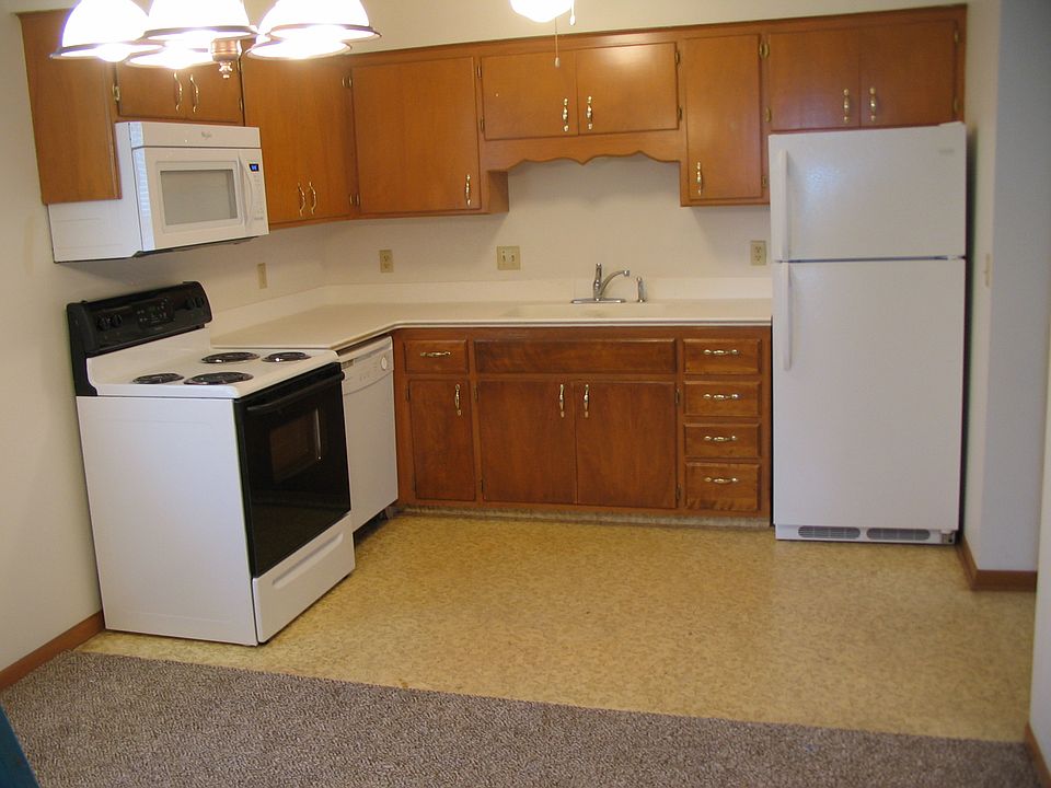 2nd image of 614 S 18th St APT 1