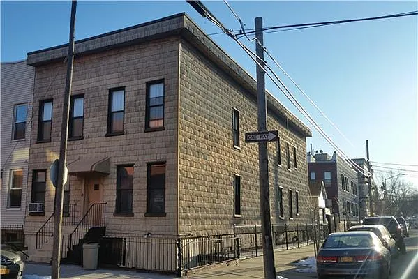 Rented by Avenue Sotheby's International Realty | media 13