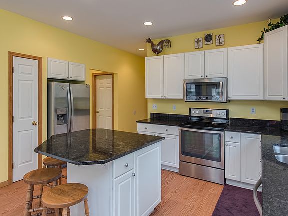 3rd image of 6015 Dublin Ave