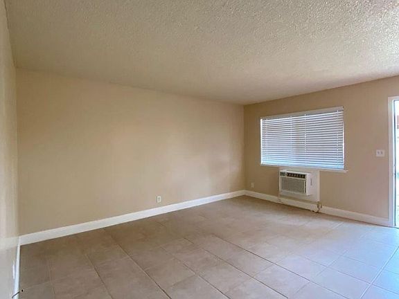 5th image of 1484 N Cedar Ave APT 9