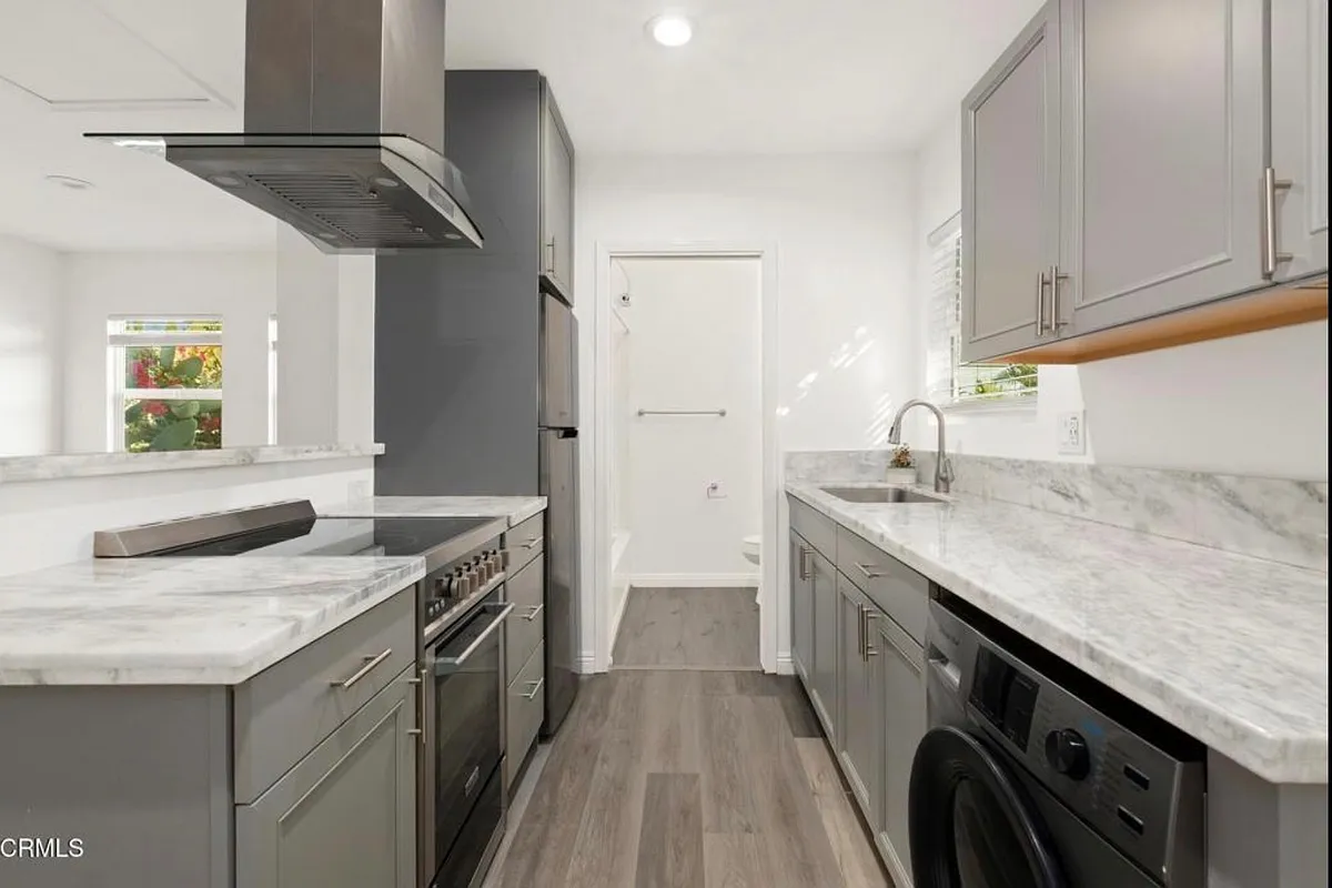 Building Photo - 3824 Elm Ave #B