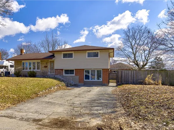 1 Braden Ave, Welland, ON L3C 2R6