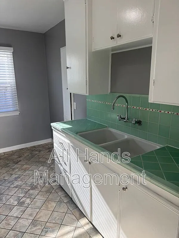 Studio, 1.0 bath, 415 sqft, $1,695 — Photo 3