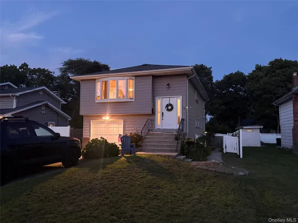 73 Cherokee Avenue, West Islip, NY 11795