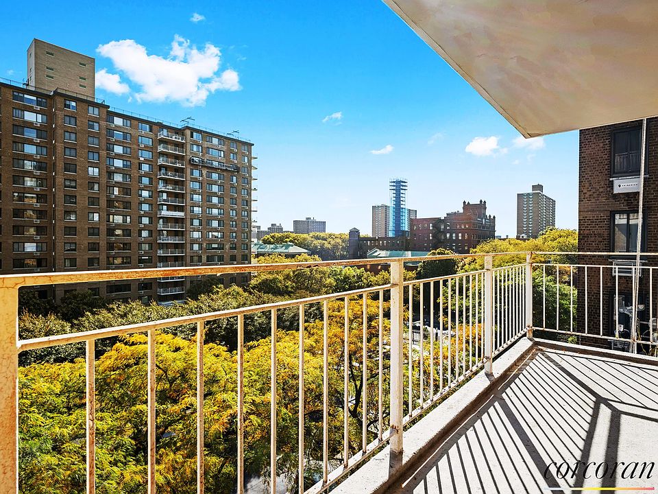 1st image of 185 Hall St APT 716