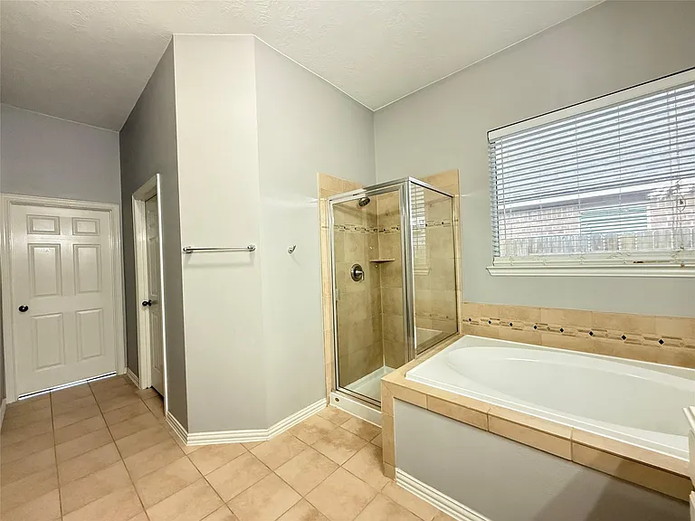 26823 Lakeridge Park Ln — Photo 22