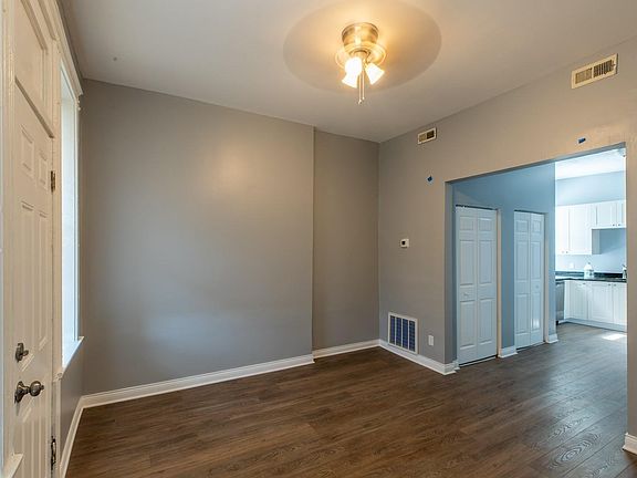 3rd image of 1434 N Western Ave #3