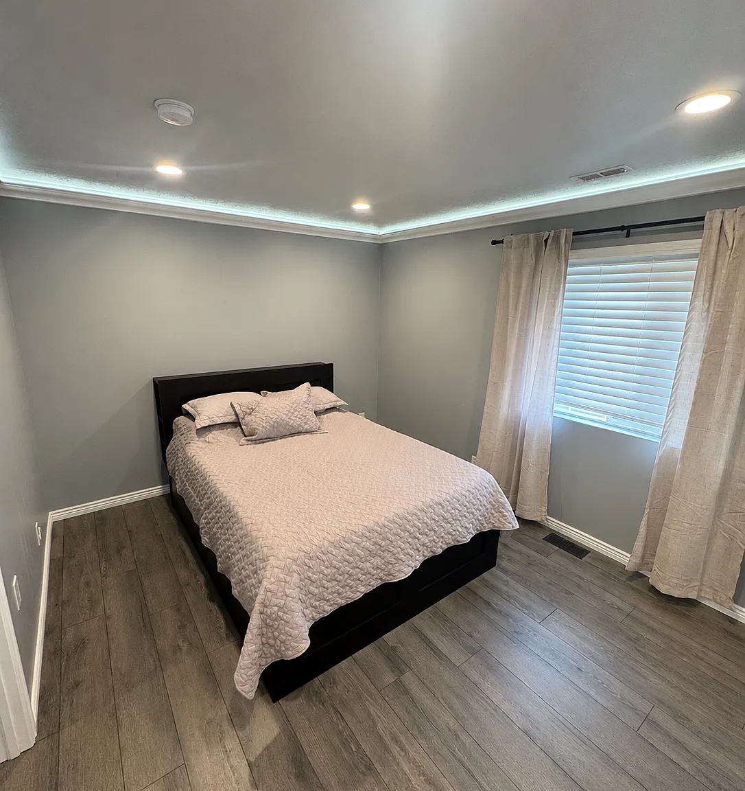 1 bed, 700 sqft, $1,700 — Photo 2