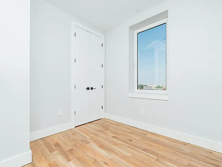 916 Bergen St #5M — Photo 11