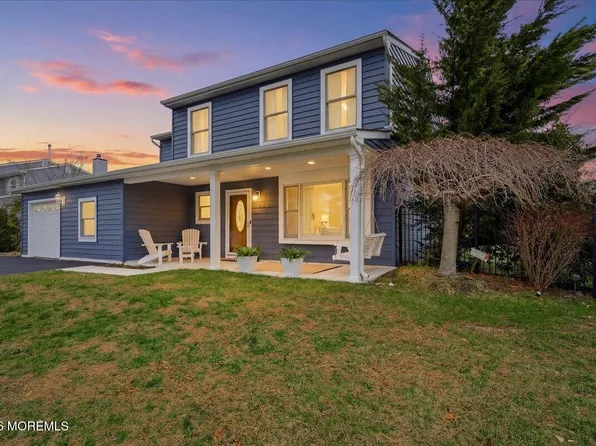 8 Moss Haven Way, Howell, NJ 07731