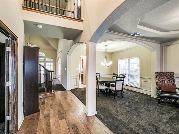 3rd image of 1736 River Run Dr