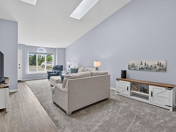 4th image of 729 Clark St APT 38