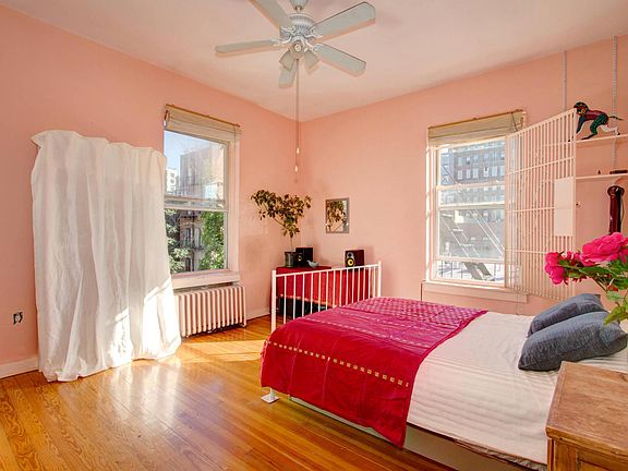 4th image of 250 W 21st St APT 9