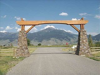 2nd image of 5 Yellowstone Trl N
