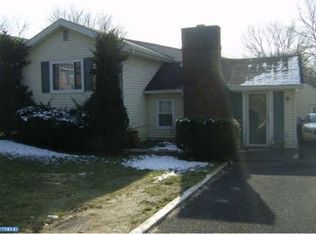 1569 Fitzwatertown Rd, Willow Grove, PA 19090