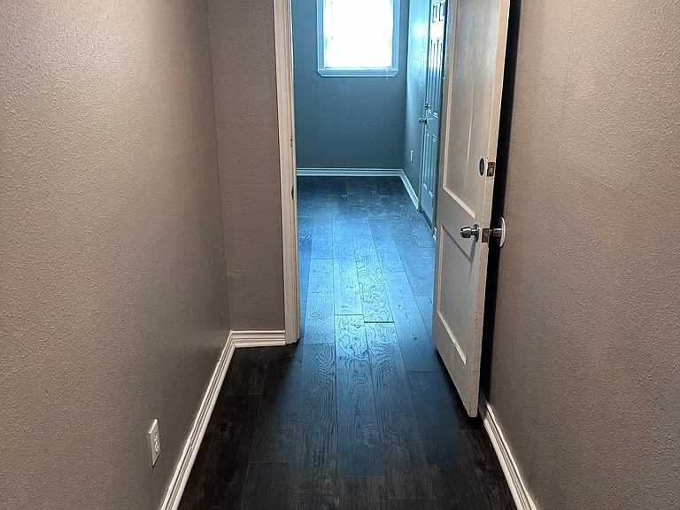 1713 Brook Hollow Dr — Photo 10