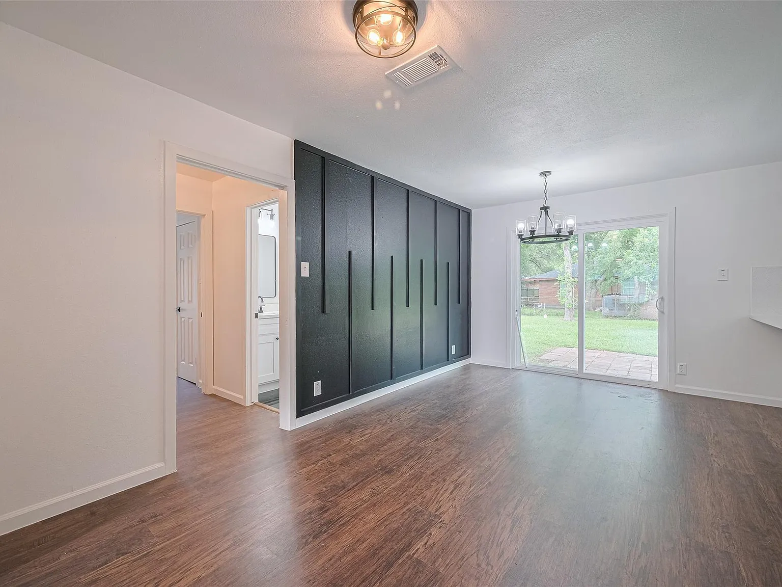 4 bed, 2.0 bath, 1486 sqft, $2,000 — Photo 4