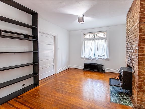 4th image of 712 Filbert St