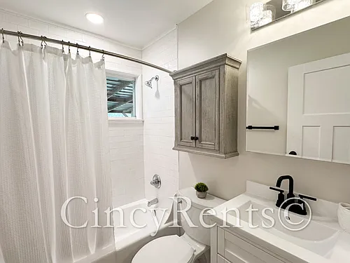 988 Stratford Pl — Photo 14
