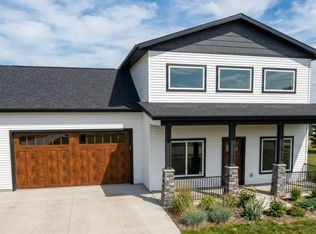 1112 Challenger Way, Watertown, SD 57201