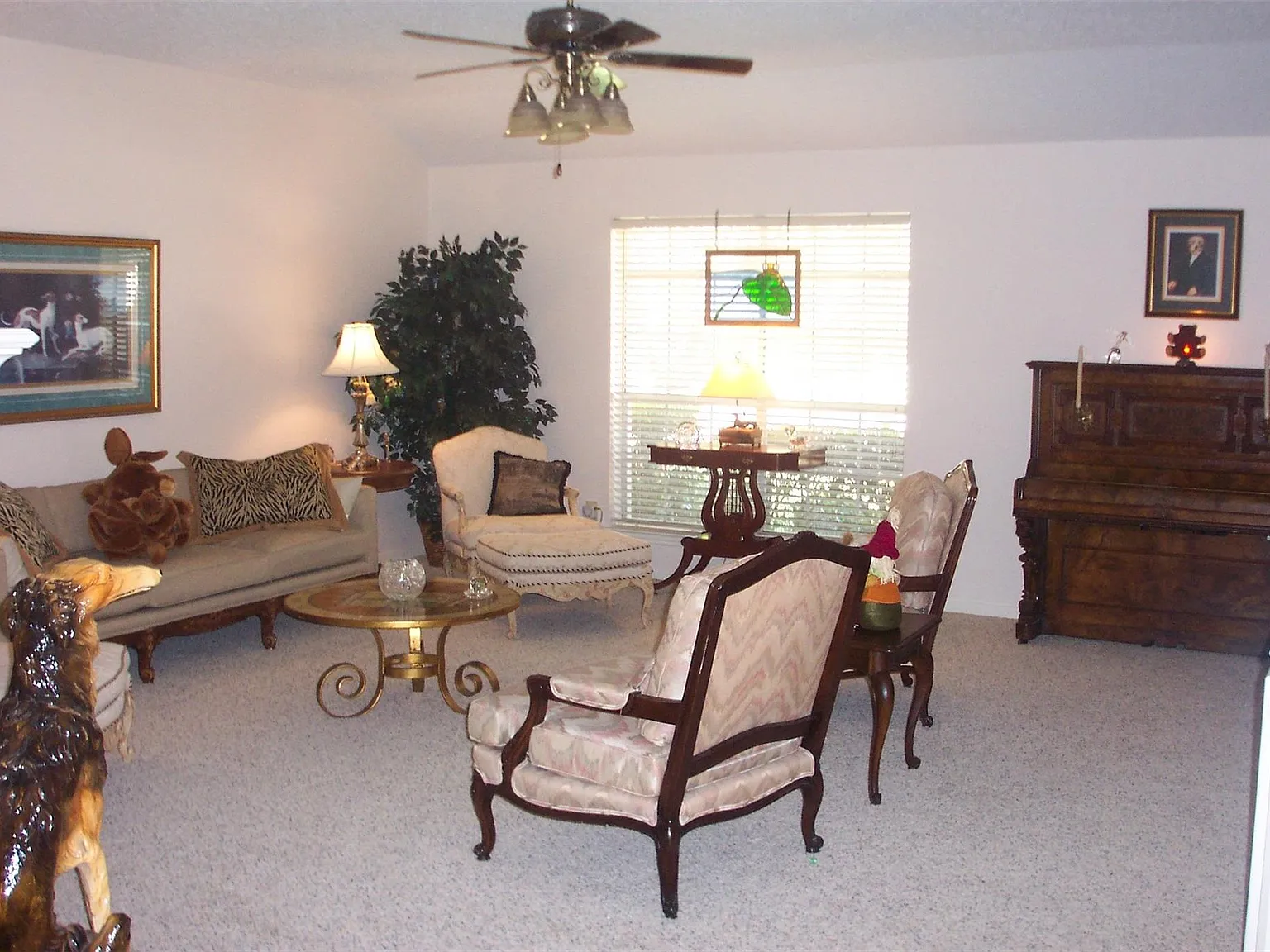 3 bed, 2.0 bath, 1696 sqft, $2,000 — Photo 4