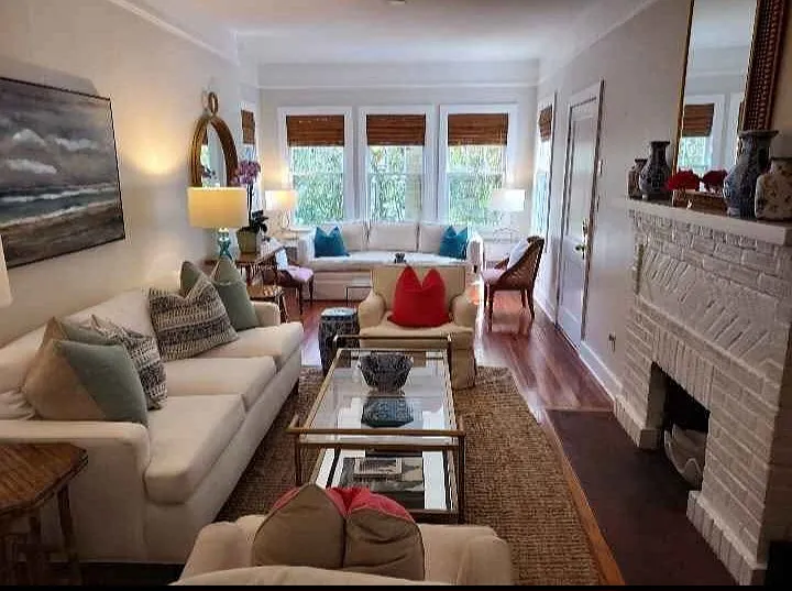 2 bed, 1200 sqft, $6,900 — Photo 3
