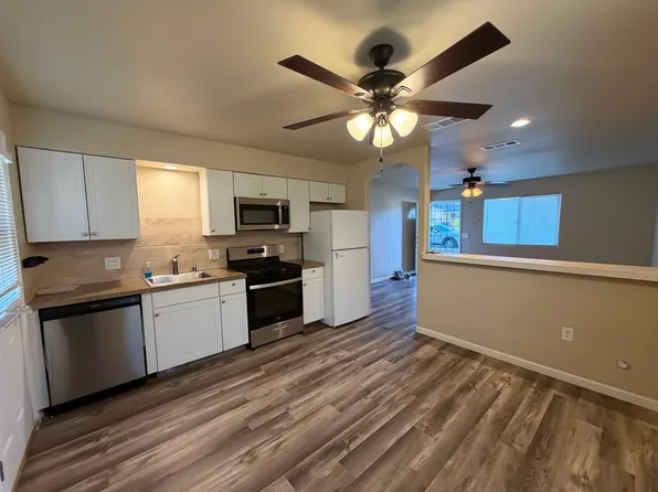 205 Warren Ave #A, Bakersfield, CA 93308