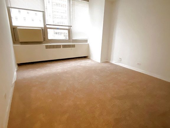 2nd image of 3950 N Lake Shore Dr #3950206