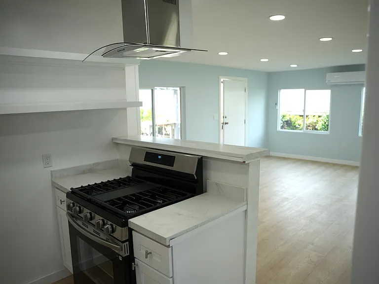 Looking toward living rm from kitchen