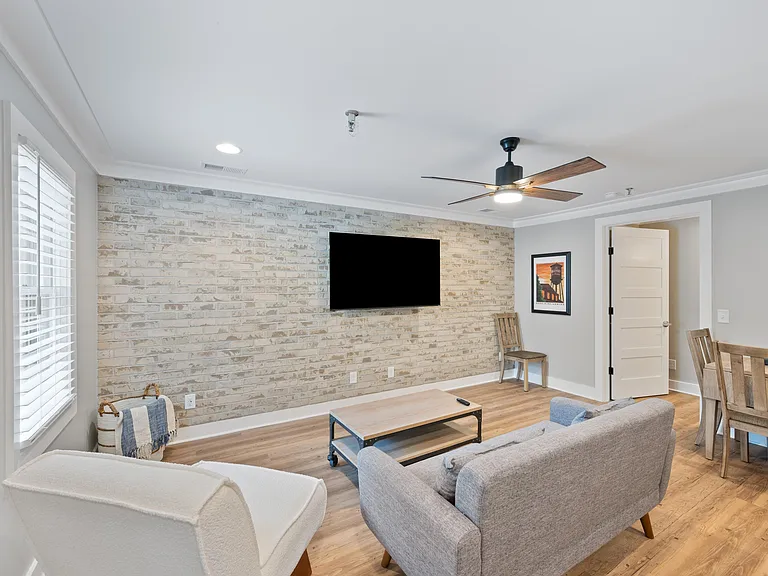 1143 Columbia Ave #C21 — Photo 9
