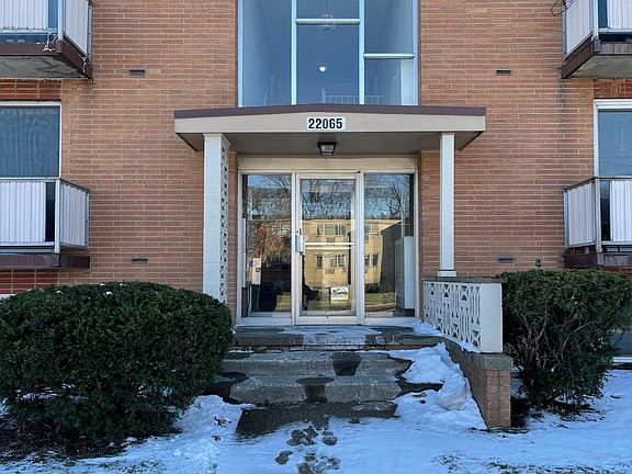 3rd image of 21961 River Oaks Dr APT E9