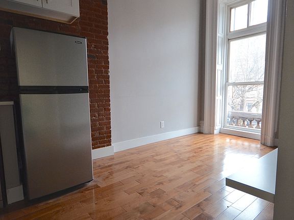4th image of 1078 Dean St #3