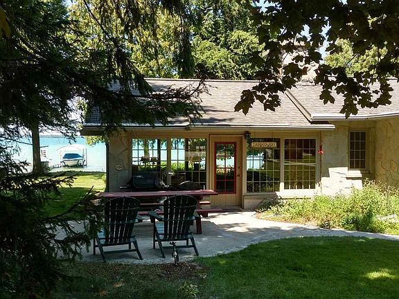 2nd image of 10012 Schweitzer Ln