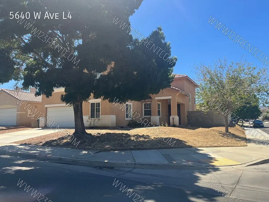5bd/ 3bth W/Bonus Room West Lancaster House Just Rehabbed — Photo 3