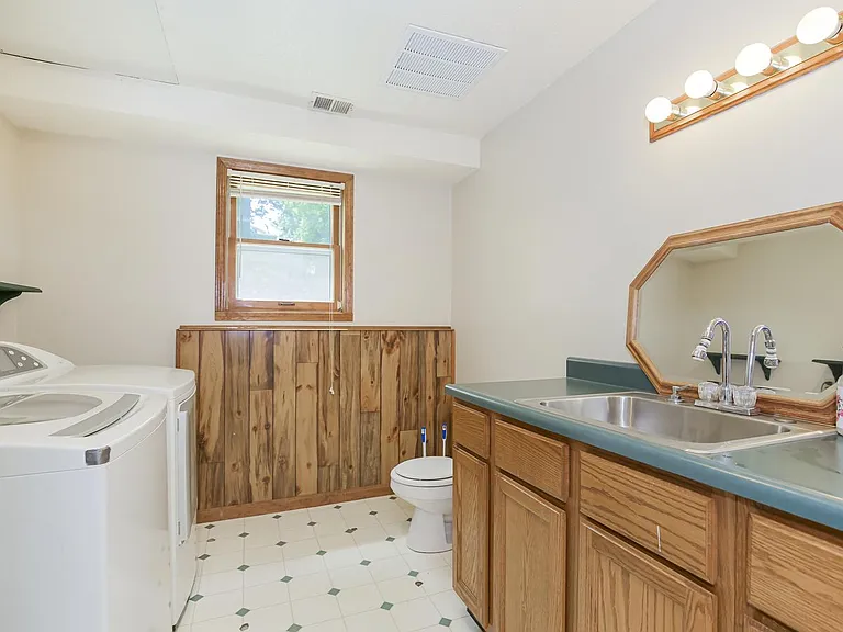8604 N Troost Ave — Photo 21