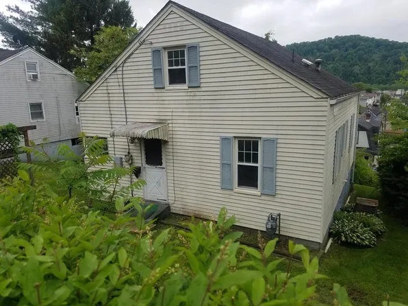 2210 Marshall St, McMechen, WV 26040