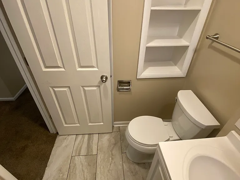 2534 J St #5 — Photo 10