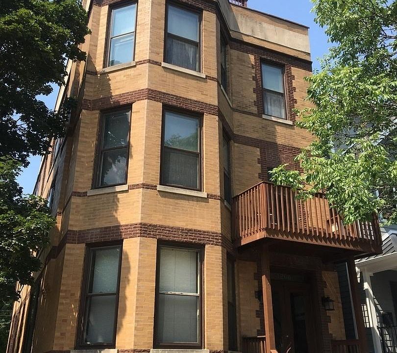 front of 4200 N Damen