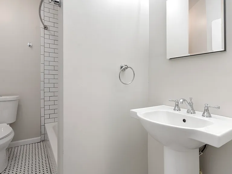 Park Terrace Apartments — Photo 11