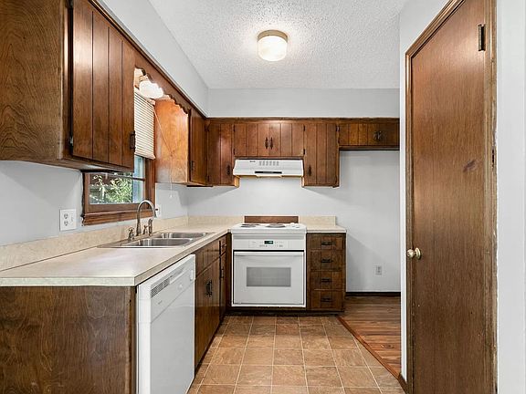 4th image of 3642 E Farm Road Ln #B