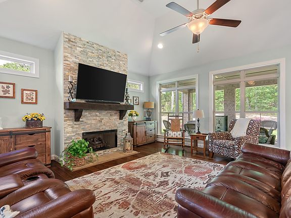4th image of 533 Kirkwall Cir