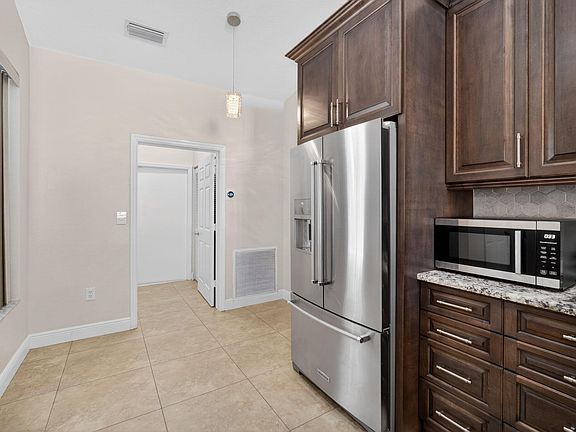 4th image of 2620 E Aragon Boulevard #3