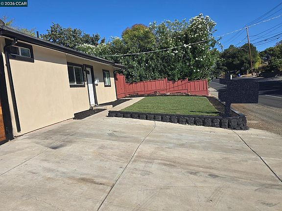 5th image of 3121 Cowell Rd