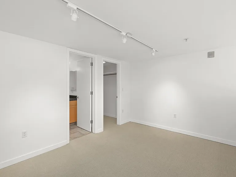 460 Natoma St #12 — Photo 4