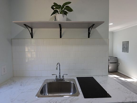 5th image of 411 S Quebec Ave #1/2