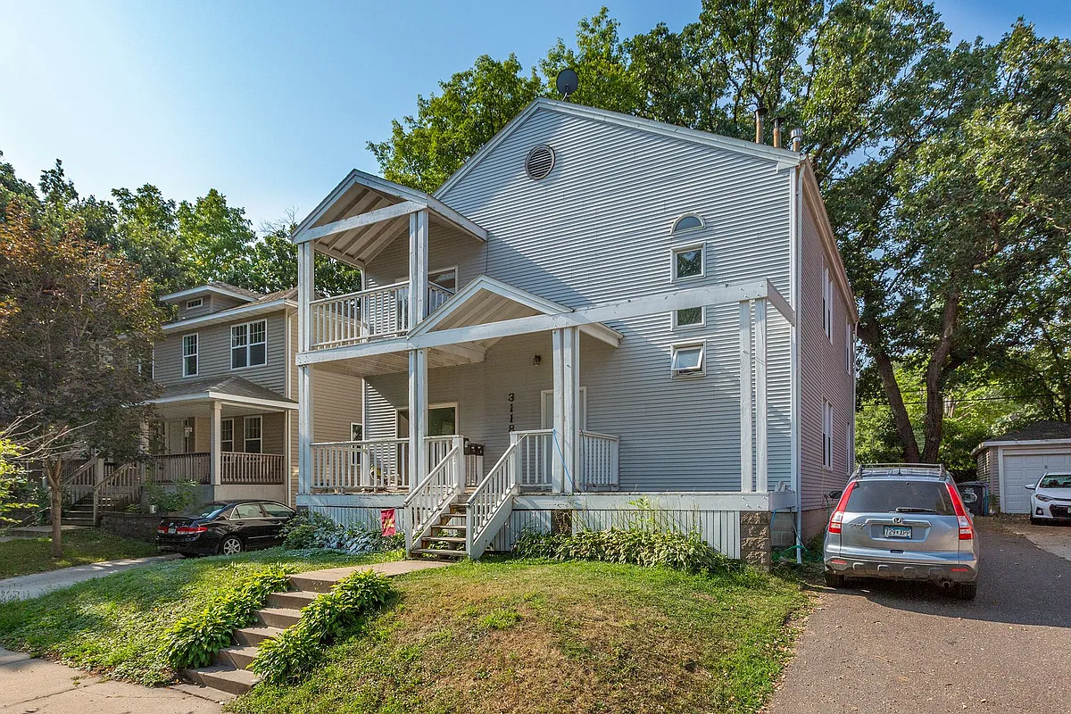 Building Photo - 3118 4th St SE #1