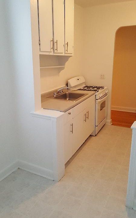 2nd image of 6620 Saunders St