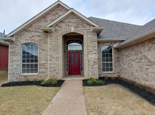 2211 Stennett Dr, Arlington, TX 76006