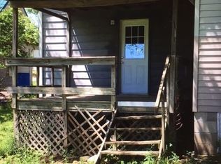 406 1/2 17th St, Bedford, IN 47421