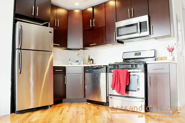 Rented by aptsandlofts.com | media 19